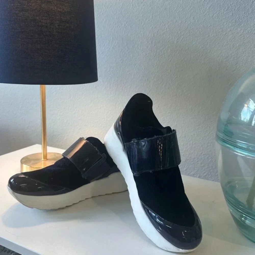 Free People Cannon Midnight Blue Velvet and Velcro Vinyl Sneakers! SIZE 39